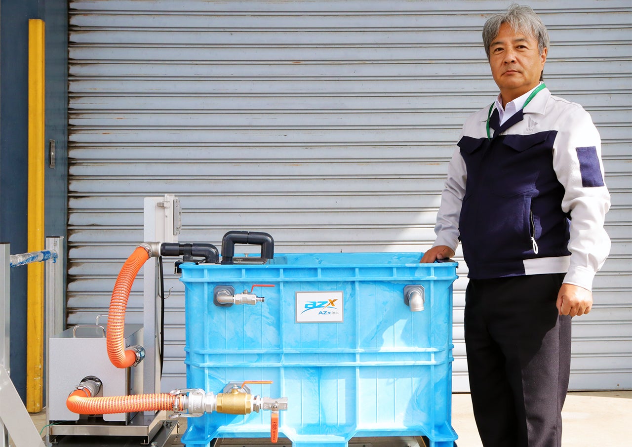 気泡と水流、2つの流体で洗う「AZx二流体根菜洗浄機」。野菜洗浄の常識