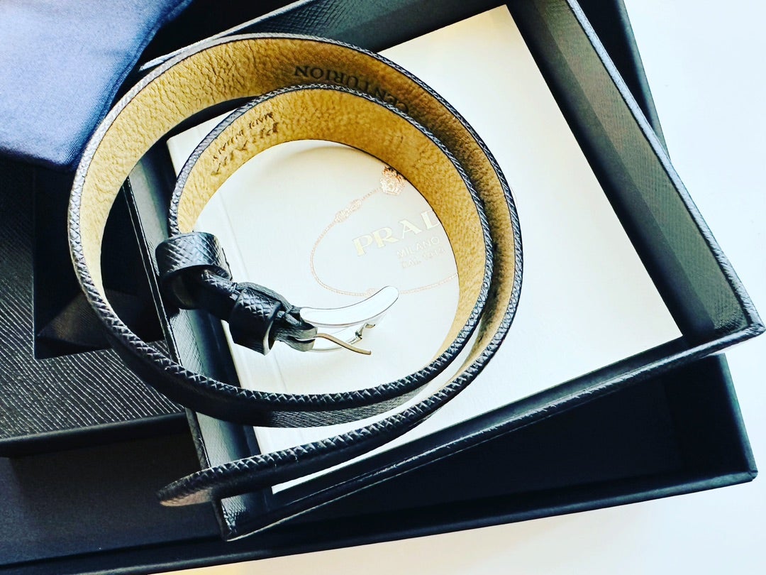 来た来たアメックスセンチュリオン「新デザインメタルカード」＆PRADA