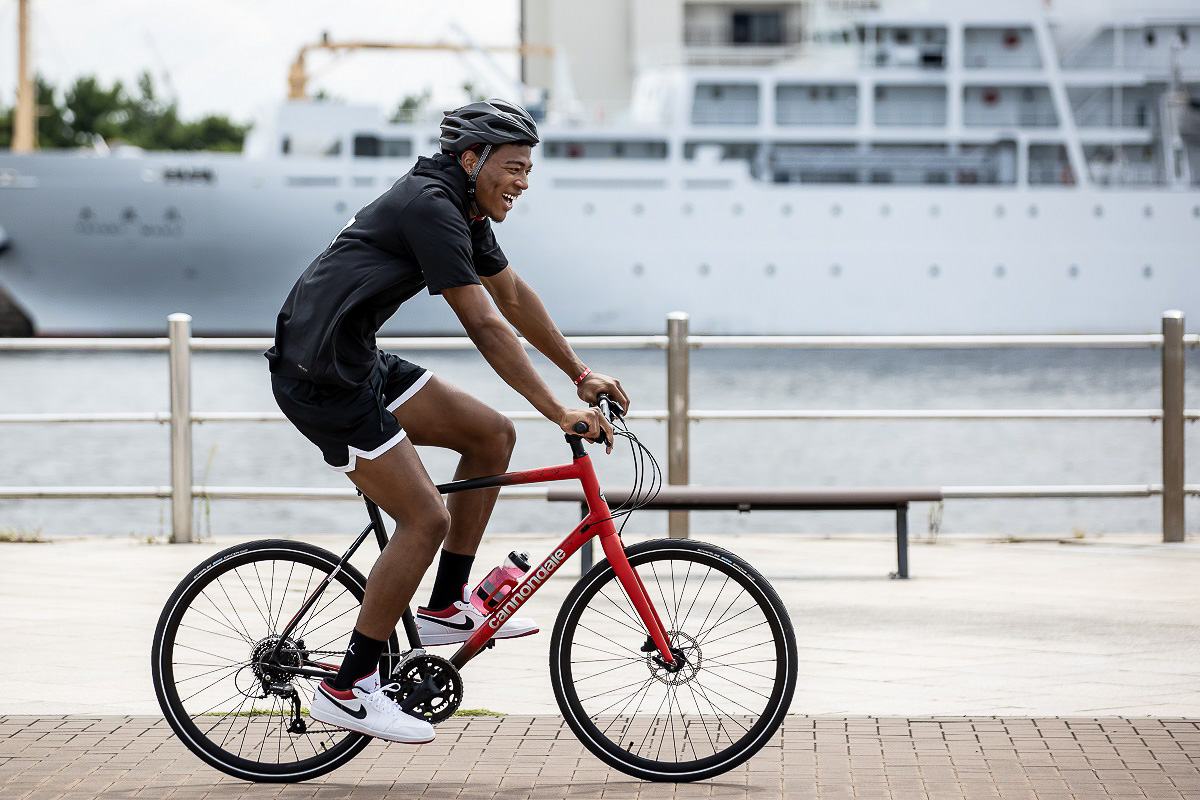 赤黒カラーがカッコいい！キャノンデール×八村塁のコラボクロスバイク