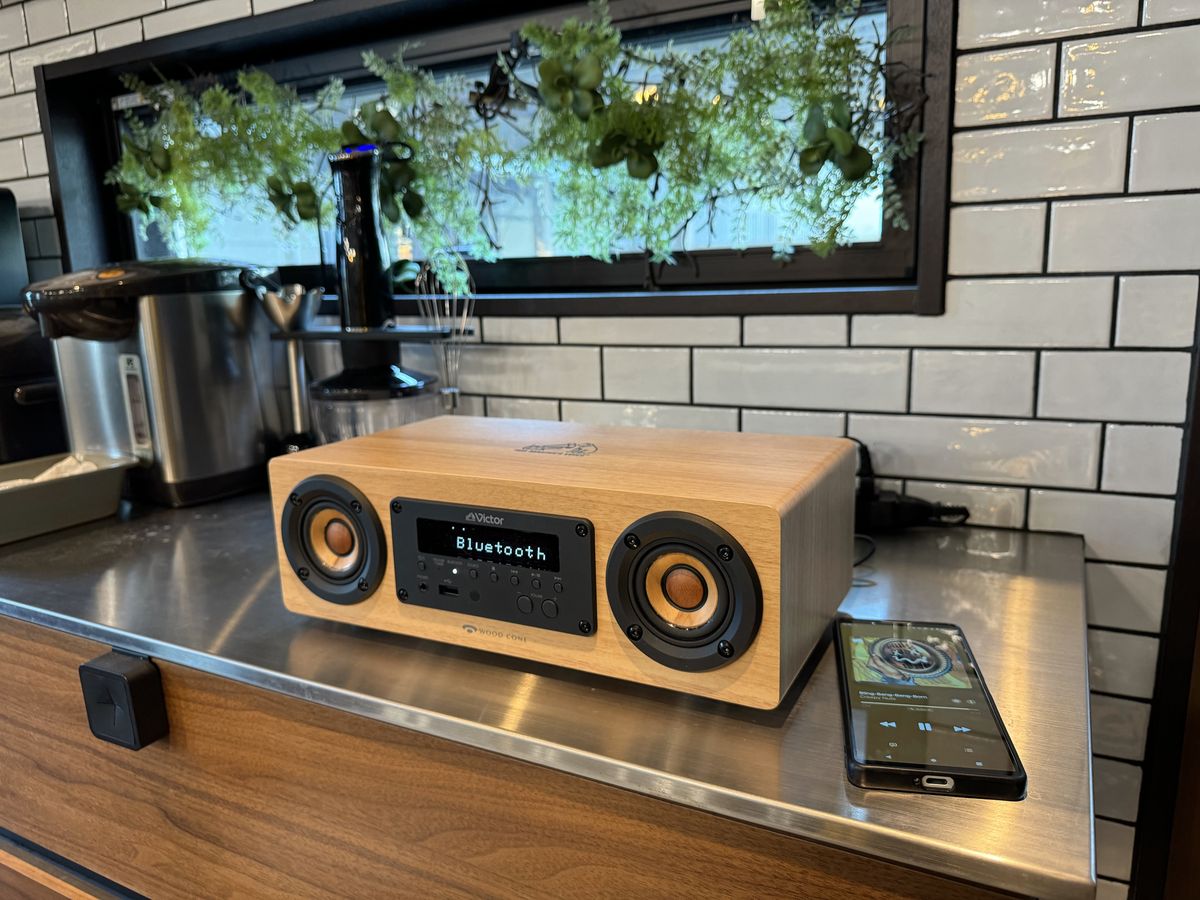 ウッドコーン×木目調ボディでワイヤレス高音質リスニング。ビクター