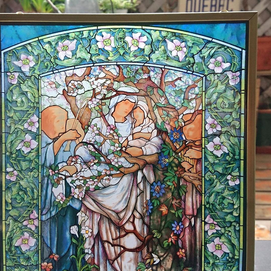 ルイスCティファニー ステンドグラスMadonna of theFlowers大 美しき芸術空間！北海道「似鳥美術館」にルイス・C・ティファニー