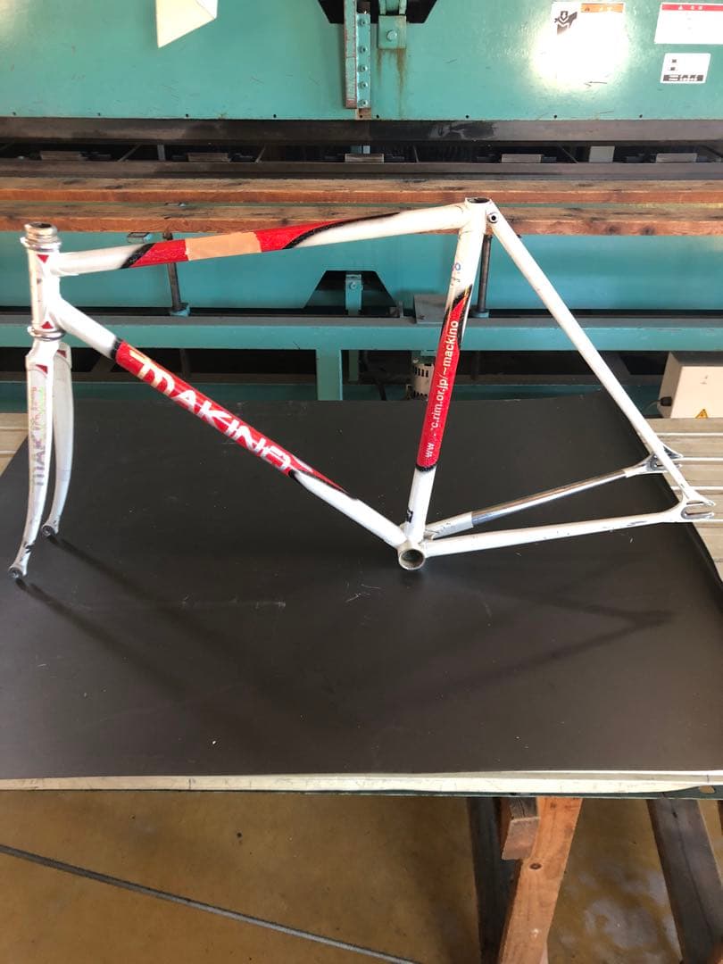 MAKINO マキノ フレーム 競輪 njs刻印 bb無し 凹みあり？