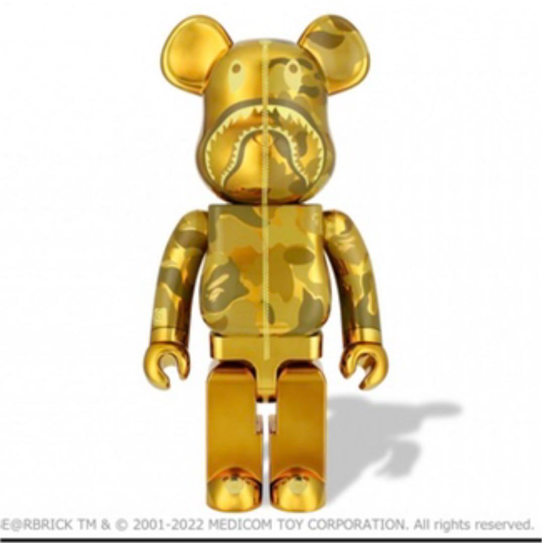 新品 ABC CAMO SHARK BE@RBRICK 1000% GOLD BE@RBRICK BAPE®︎ CAMO SHARK GOLD & SILVER | bape.com