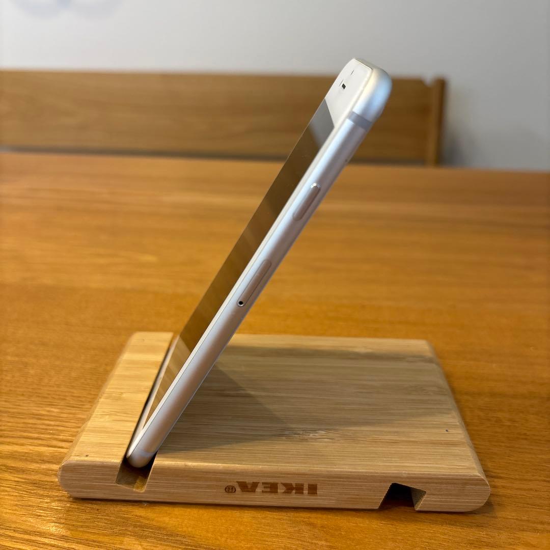 美品　iphone8 64G