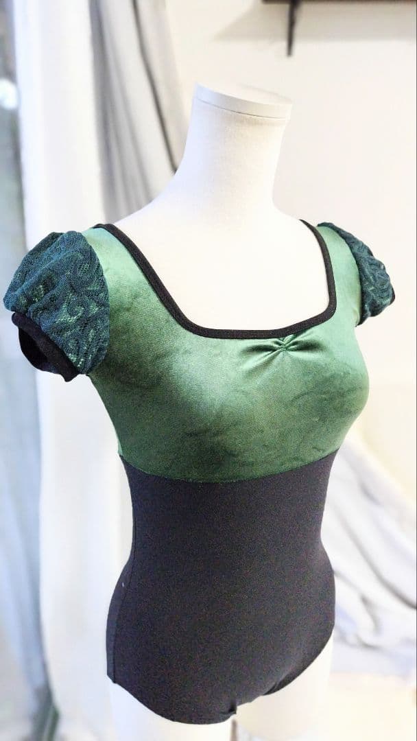 S～Mサイズ/ベロアとレースの深い緑がしっとりと高級感を醸し出す娘役レオタード
