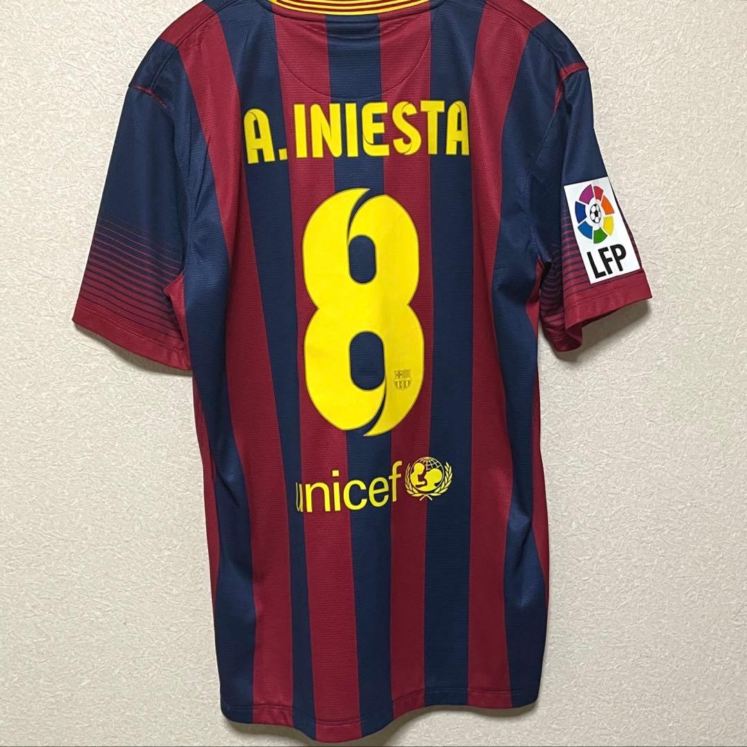 【正規品】FCバルセロナ 13-14 イニエスタ ホーム 海外M イニエスタ直筆サイン入りバルセロナ13/14ホームユニフォーム | THE DUGOUT