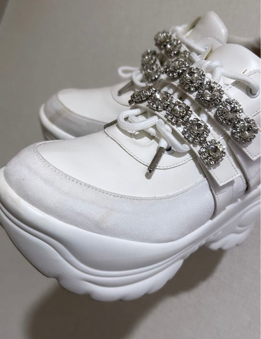 ミシェルマカロン ビジューベルトスニーカーLサイズ - メルカリ