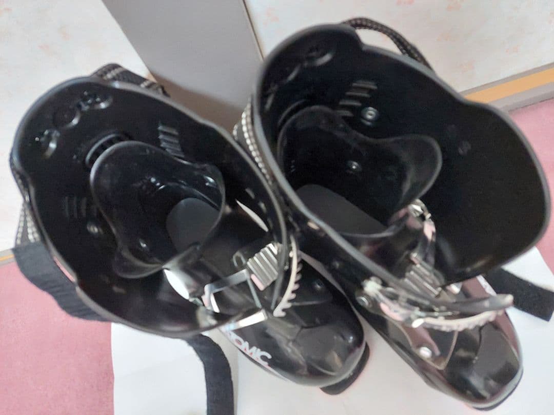 美品ATOMIC LIVEFIT70 スキー ブーツ スキー靴 27.5cm