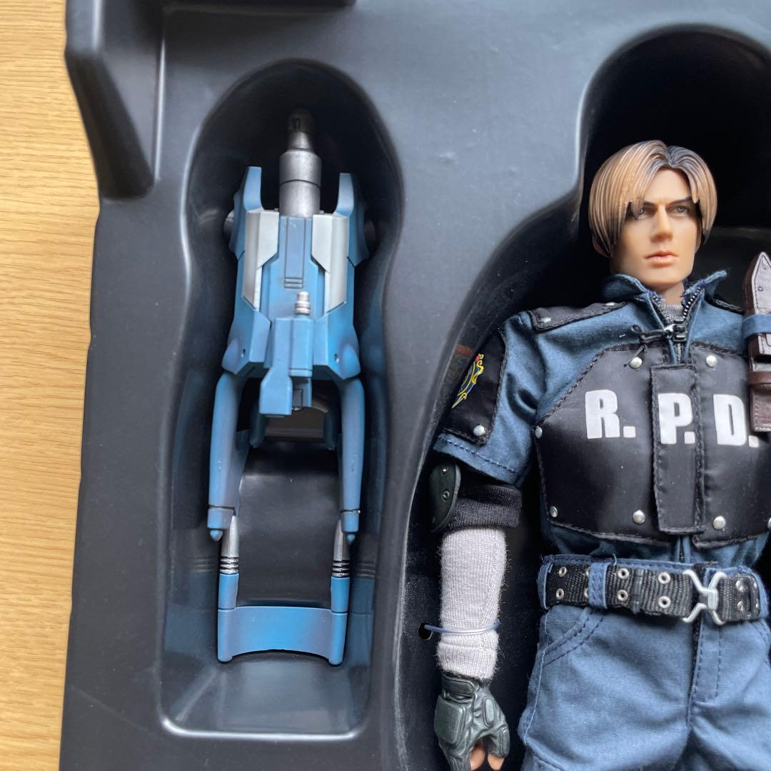 ホットトイズ　バイオハザード4 LEON S. KENNEDY