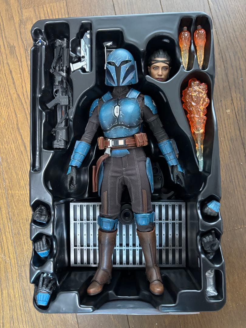 ホットトイズ マンダロリアン コスカ・リーヴス