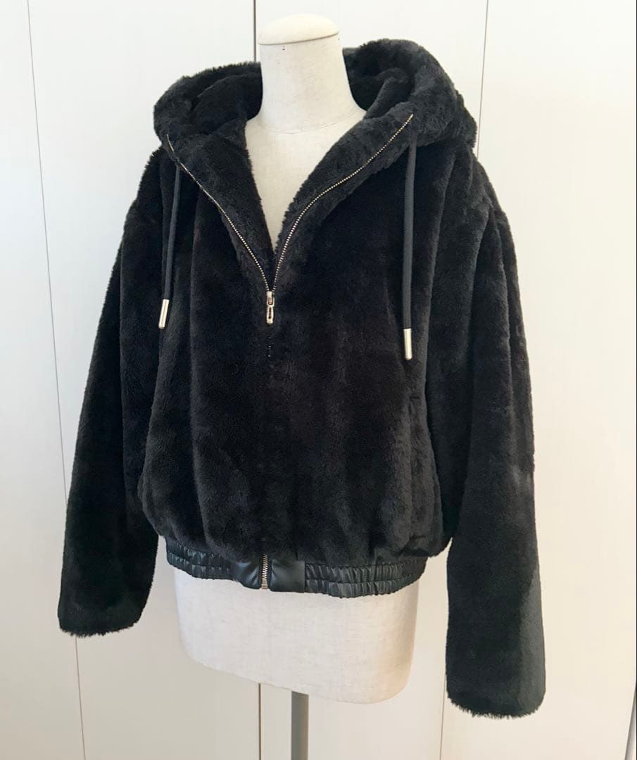 ZARA ザラ フェイクファー ボアジャケット パーカー 黒 ブルゾン