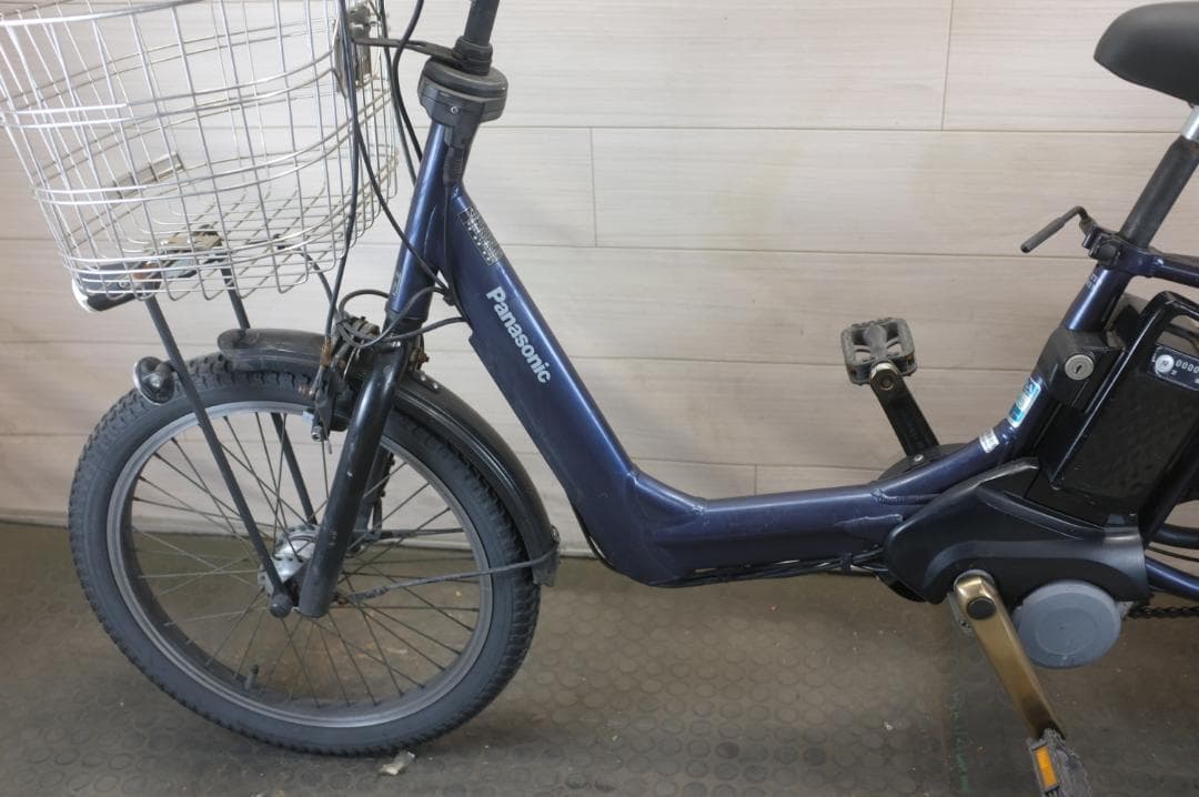 良品!新基準パナギュットアニーズ20インチ3段　16.0Ah（5点灯）充電器あり