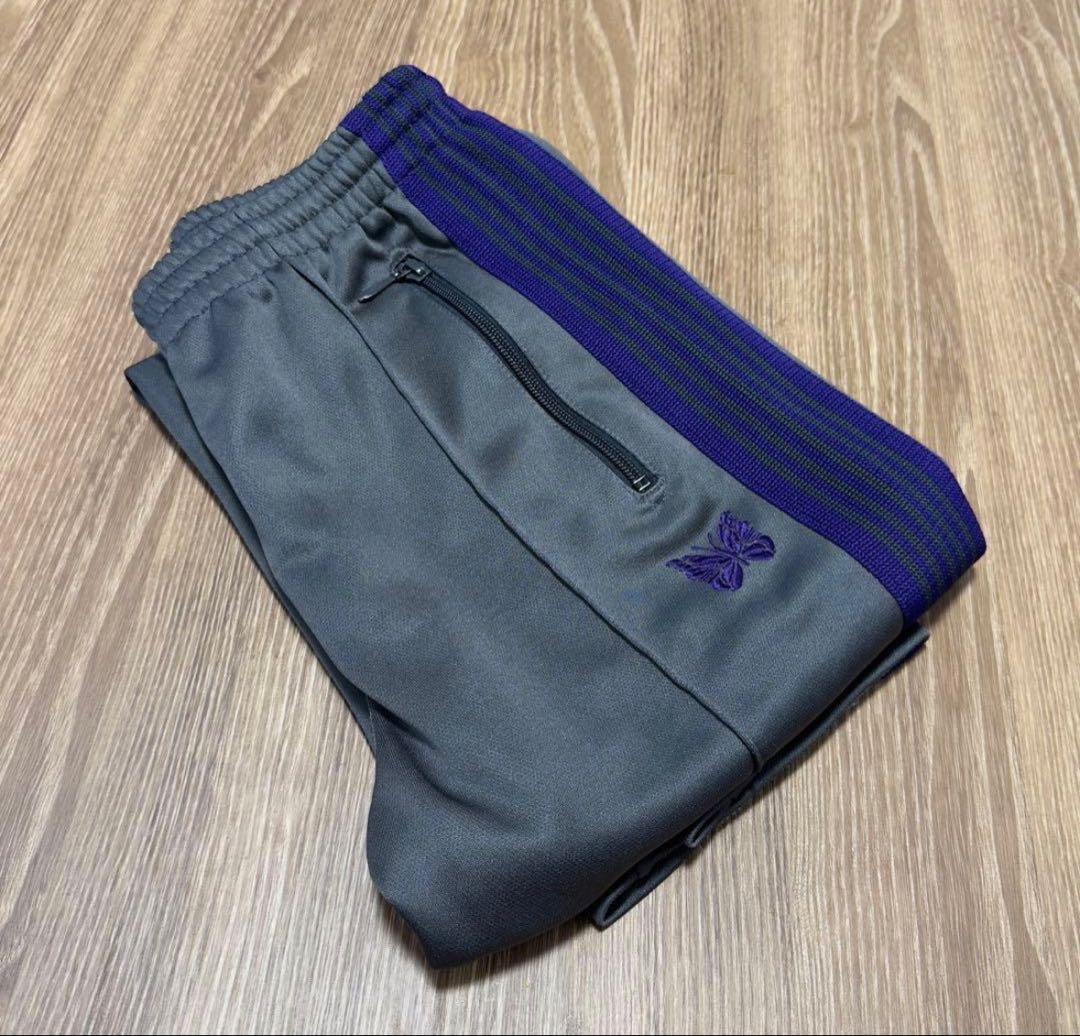 needles ナロートラックパンツ NEEDLES ナロートラックパンツを二色穿き比べて思う事 / スタッフ