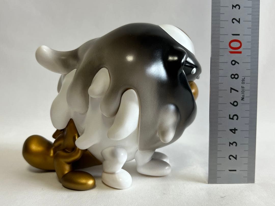 新品未使用 Gellog Black & Gold Blackbox ソフビ - メルカリ