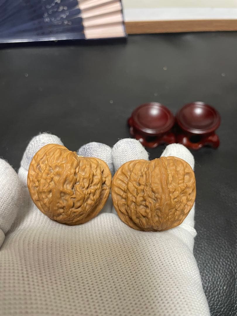 No.544 ❤️遊ぶクルミ 文玩核桃 精配白狮子天使之翼异形 - メルカリ