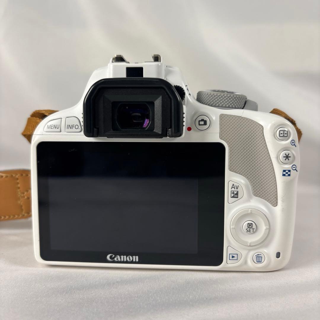 Canon EOS kiss x7ホワイトボディ＆レース柄ストラップ - メルカリ
