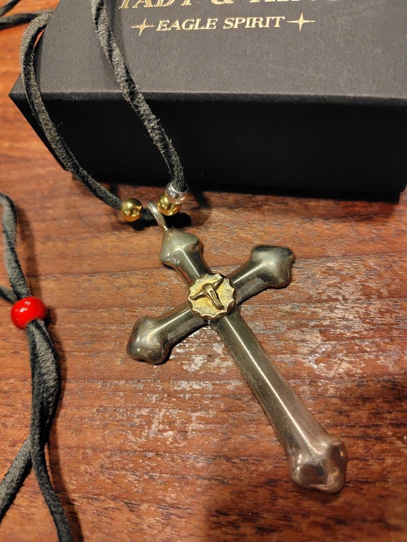 シルバー クロス ネックレス　革紐ビーズ全て含む アイアンクロス・ペンダント（ビーズ＋革紐仕様） | Give Me a Wing