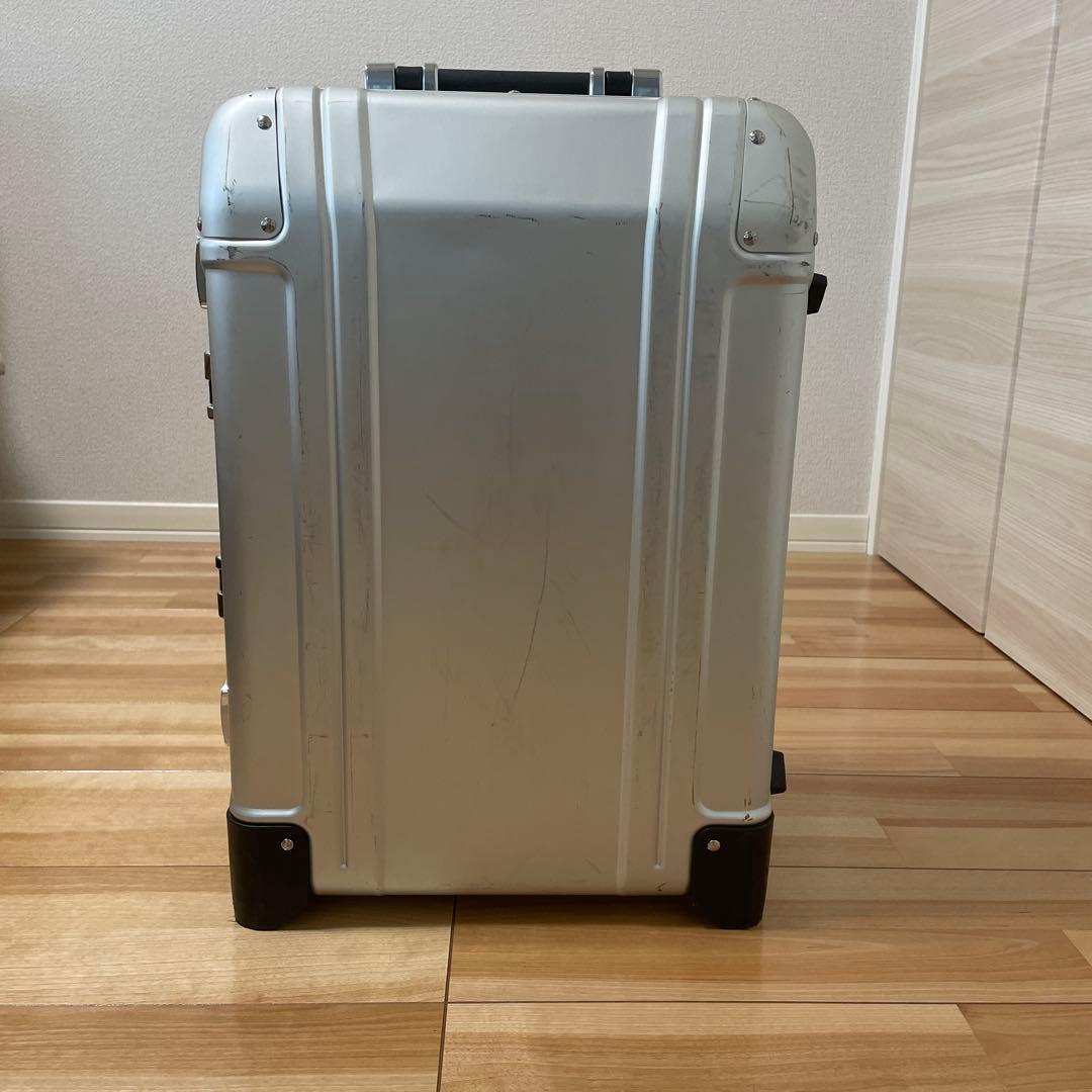ZERO HALLIBURTON アルミスーツケース　31L ゼロハリバートン公式オンラインストア｜Geo Aluminum 3.0 | 21インチ
