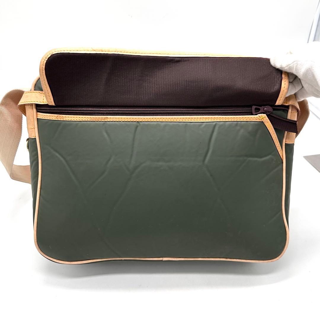 レアタイプ ハンティングワールド メッセンジャーバッグ バチュー