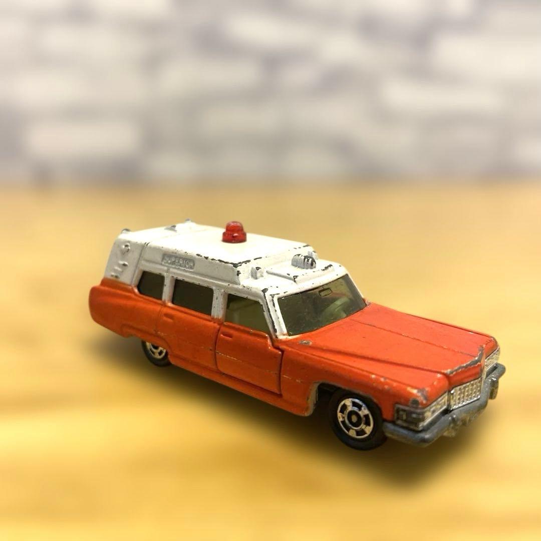 トミカ 日本製 青箱No.F60 キャデラック アンビュランス 救急車 - メルカリ