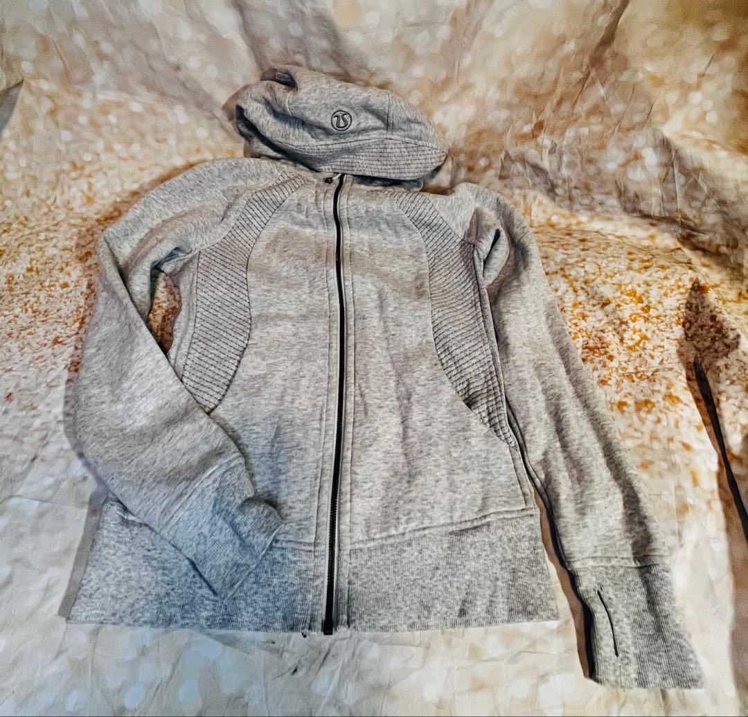 希少✨ルルレモン lululemon ディファインジャケット 表記サイズは6 希少✨ルルレモン lululemon ディファインジャケット 表記サイズは6