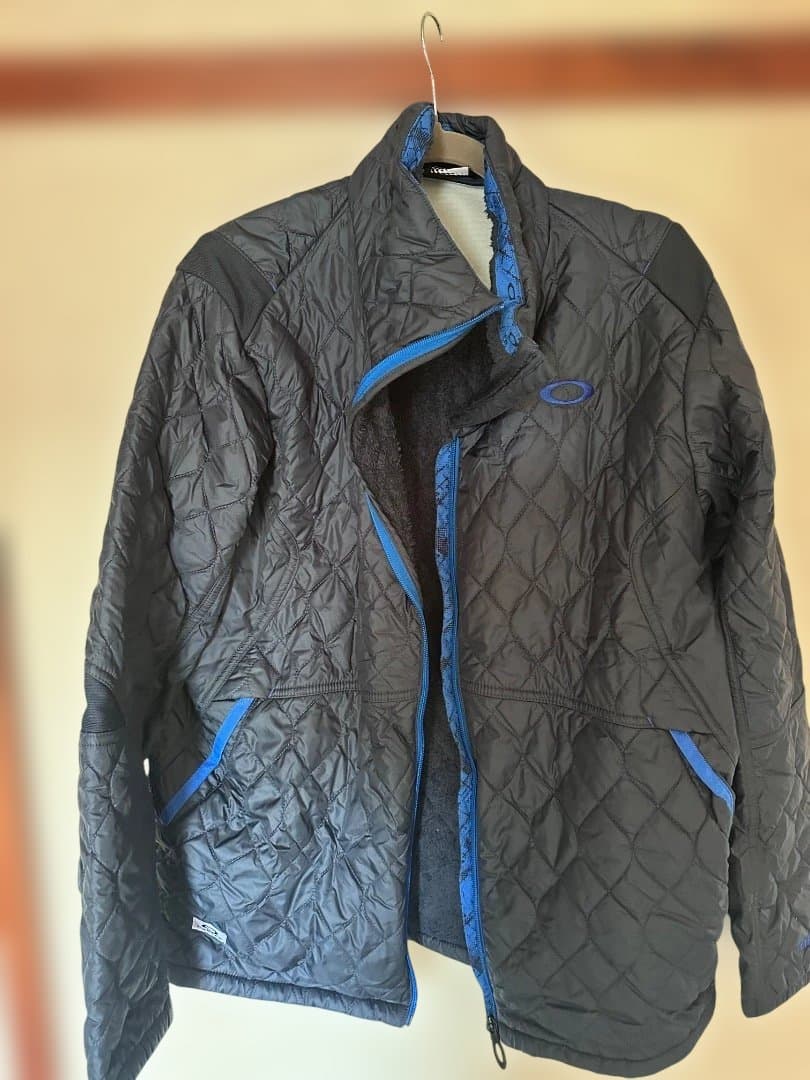 オークリー　ゴルフ　 キルティングジャケットとパンツセット オークリー ゴルフ キルティングジャケットとパンツセット XL www