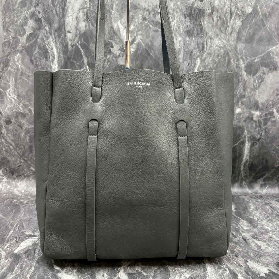 希望額変更中✨ BALENCIAGA エブリデイS トートバッグ