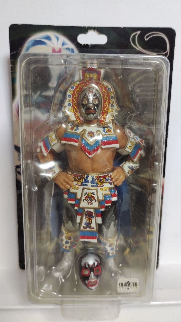 キャラプロ版　プロレスフィギュア　ミルマスカラス　アステカバージョン Amazon.co.jp: キャラプロミル・マスカラス／金色マスク＆アステカ王朝