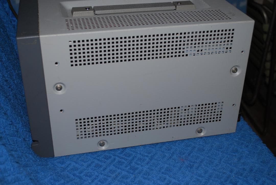 ソニー業務用トリニトロンモニターPVM-9L2中古ジャンク品の出品です