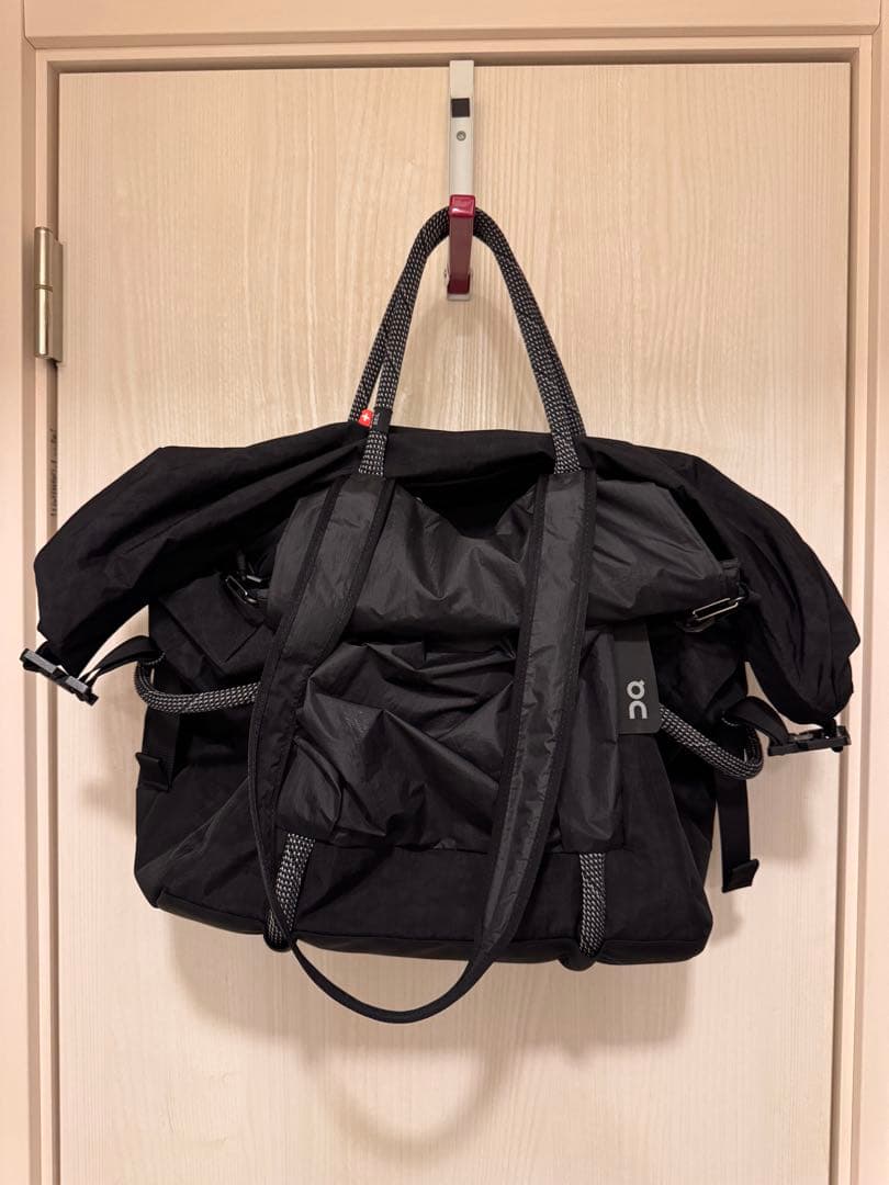 On Track Pack 40L Eliteボストンバッグ 黒 Track Pack 40L Elite | ブラック | On 日本