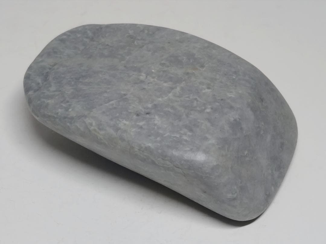 糸魚川61 翡翠 220g ヒスイ 原石 鑑賞石 自然石 誕生石 鉱物 鉱石