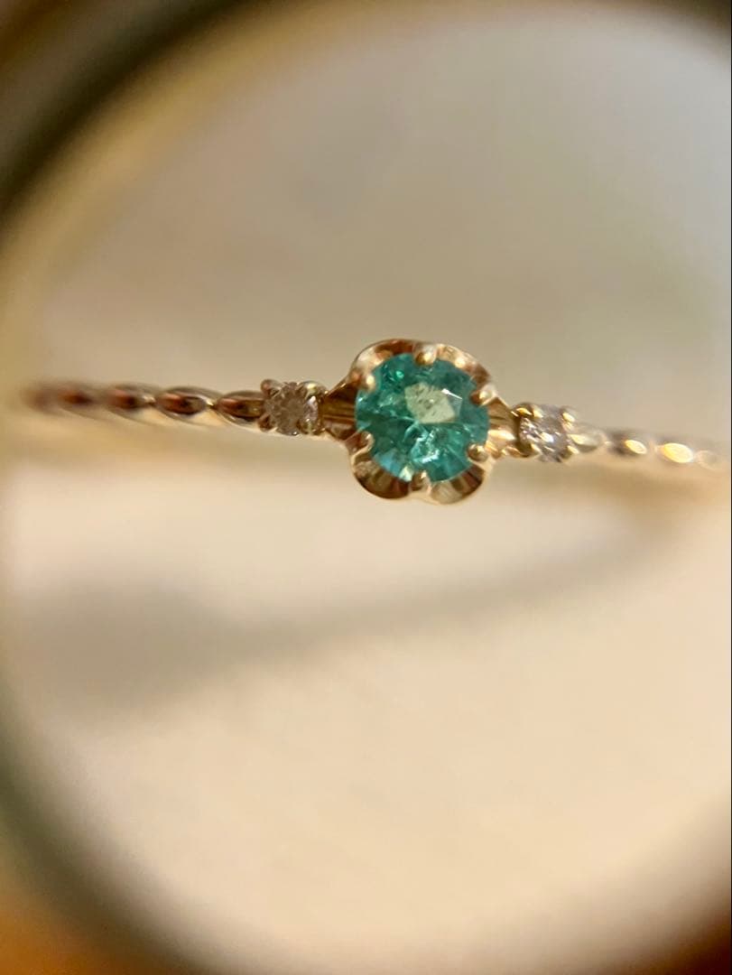 ま*)様 K10＊テイクアップ＊かわいいエメラルド&ダイヤリングです K10＊テイクアップ＊かわいいエメラルド&ダイヤリングです - メルカリ