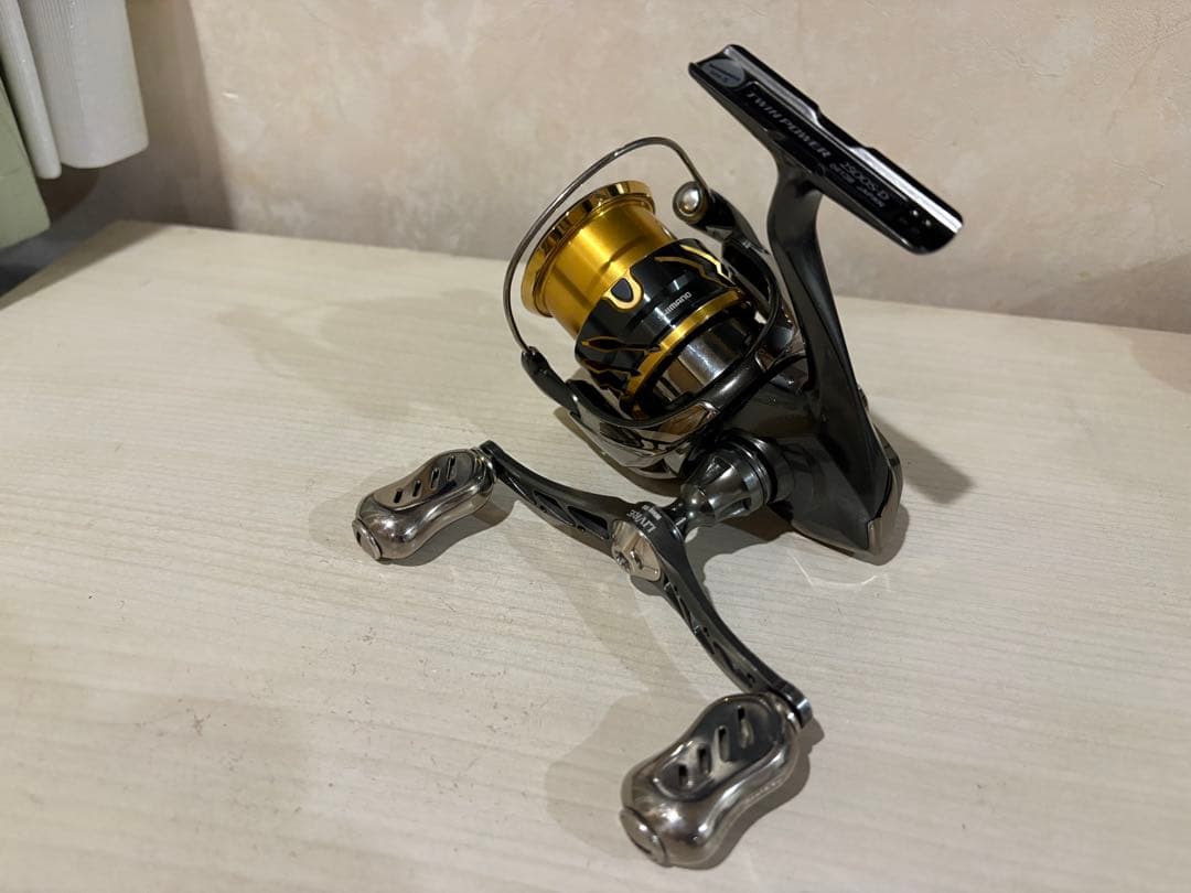 ★☆シマノ 20ツインパワー 2500S リブレ　カスタム　美品 シマノ(SHIMANO) 20 ツインパワー 2500S 041388｜アウトドア用品・釣り