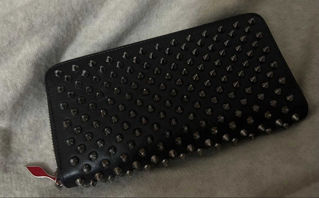 スタッズ付き黒長財布 Amazon | スタッズ付かぶせ長財布 | 財布