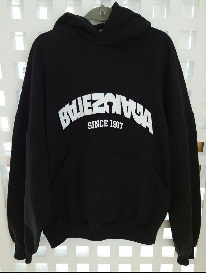 Balenciaga ブラック フード付きパーカーの通販はau PAY マーケット