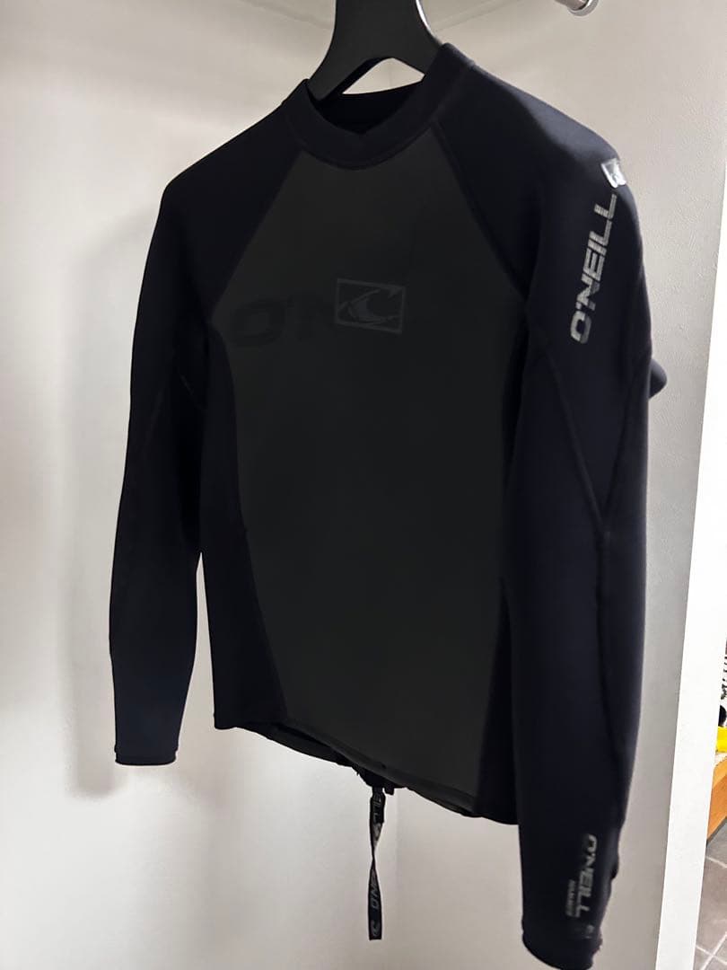 O'Neill タッパー - メルカリ