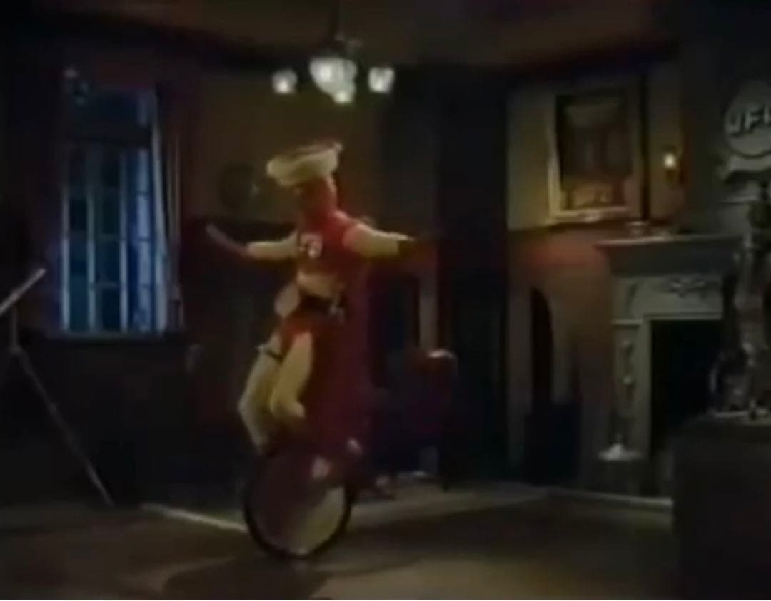 激レア！日清焼きそばUFO一輪車 - メルカリ