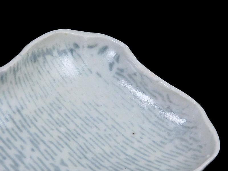 古伊万里 型刷印判 雨降りに花の図 変形皿 江戸期 E650AS-CVi - メルカリ