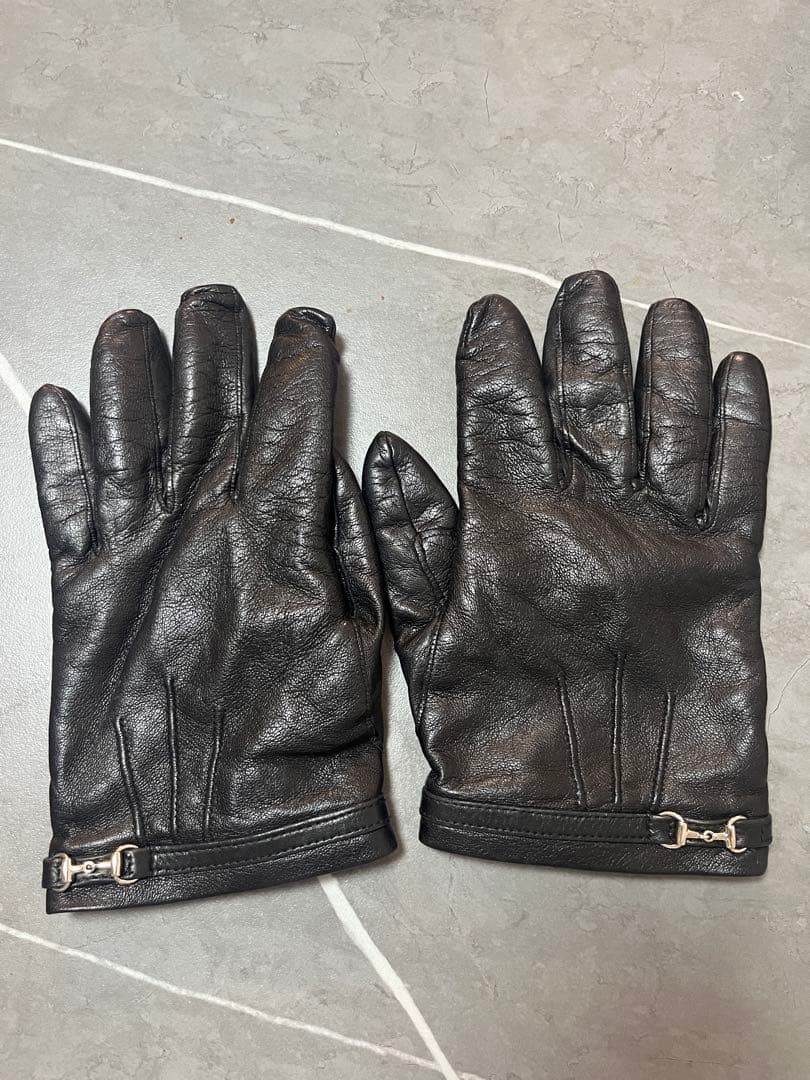 GUCCI レザー手袋 革手袋　グッチ　レザーグローブ 楽天市場】GUCCI グッチ 革手袋キャットヘッドロゴベルトホックソフト
