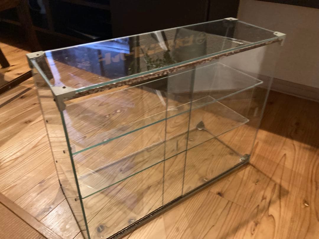 昭和レトロ ガラスショーケース中棚2段 SANKYO 希少雛壇 背面引戸状態