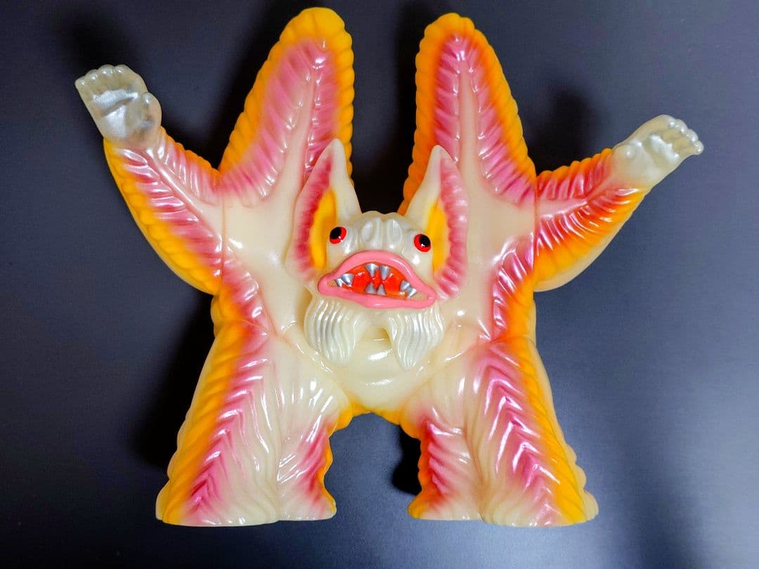 ぺスター Ｍ１号 ソフビ 蓄光 2026年最新】M1号 ペスターの人気アイテム - メルカリ