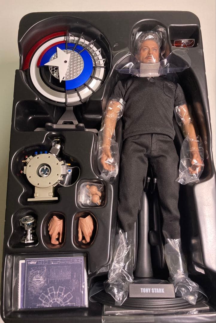 ホットトイズ アイアンマン2 トニー・スターク アーク・リアクター開発版