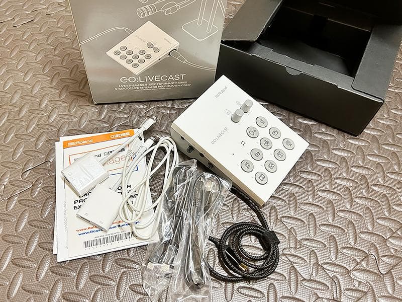 GO:LIVECAST 配信機器 Roland（iPhoneアダプタ2個付美品） 数量限定特価] Roland GO:LIVECAST ライブ配信ツール ローランド GO