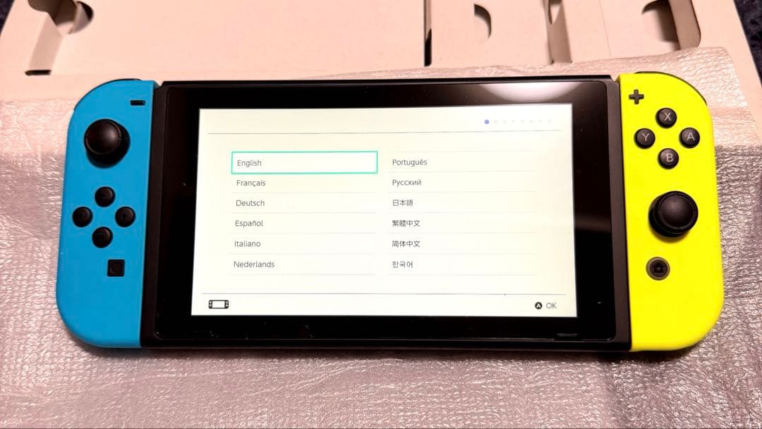 Nintendo Switch 本体 青/黄 Joy-Con箱付き 保護フィルム - メルカリ