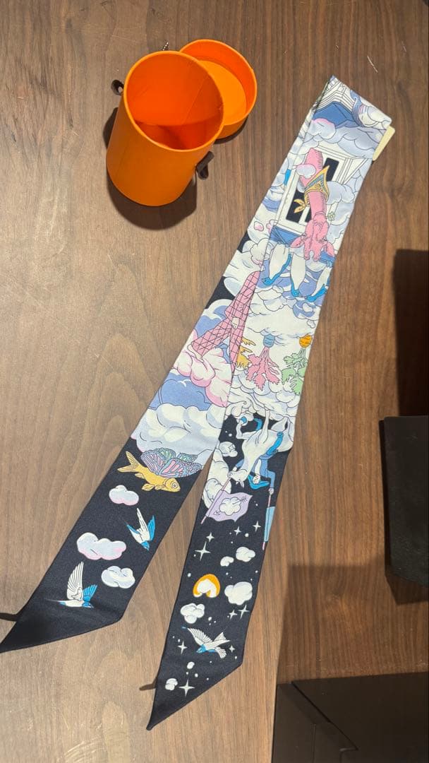 エルメス ツイリー Sur Mon Nuage 私の雲 スカーフ シルク エルメス ツイリー Sur Mon Nuage 私の雲 スカーフ シルク レッド