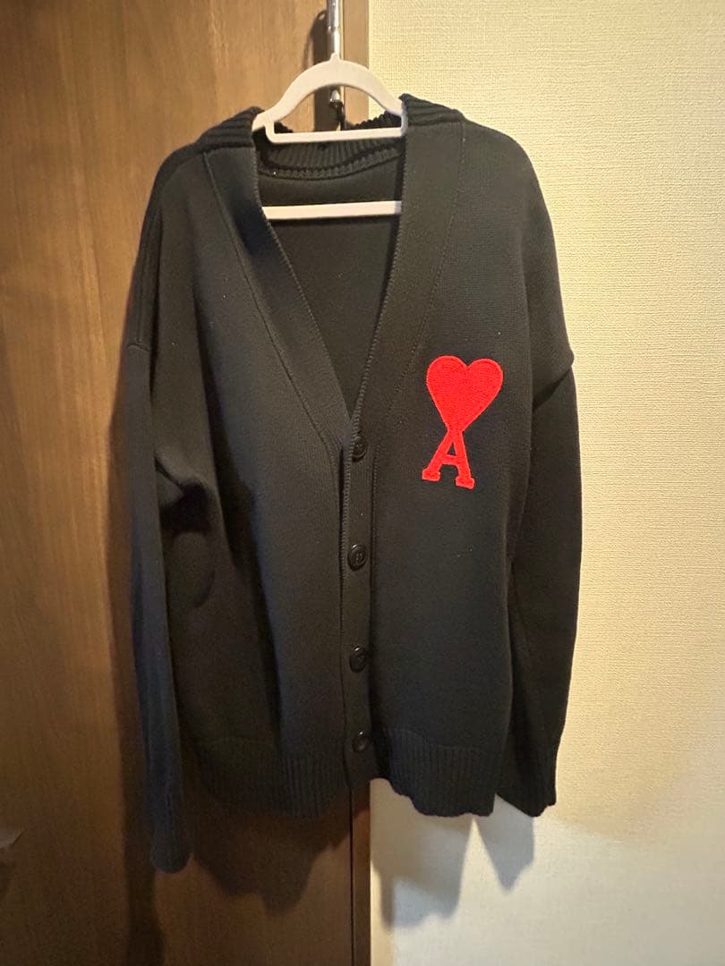 ami ブラック カーディガン ハート刺繍 - メルカリ