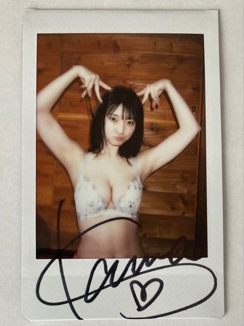 瀬戸環奈】直筆サイン入りチェキver.21 - メルカリ