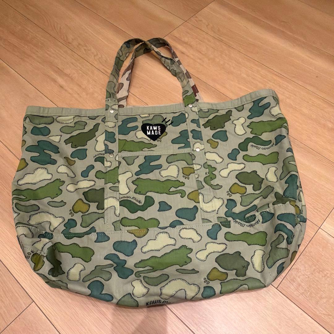 HUMANMADE KAWSコラボ 迷彩柄トートバッグ ☆24SS 大人気☆HUMAN MADE KAWS MADE CAMO TOTE BAG (HUMAN MADE