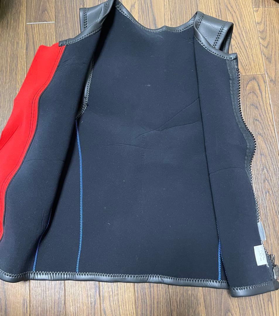 BODY GLOVE ウェットスーツベスト 黒 赤の通販はau PAY マーケット