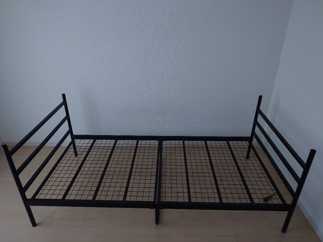 直接引き取り限定※ デスク.コンセント付き ベッドフレーム シングル